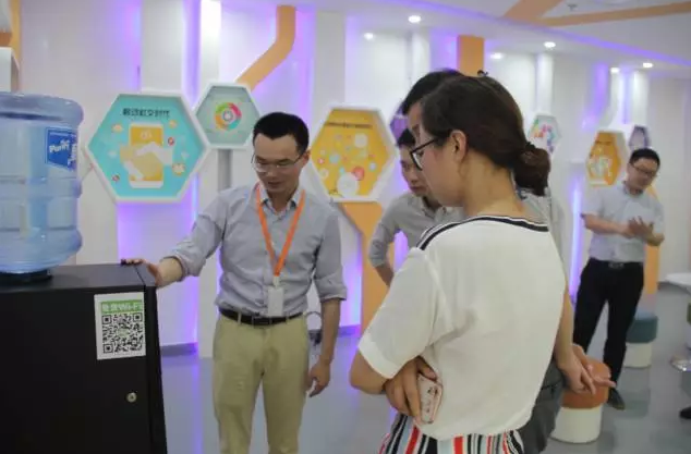 长江证券总部领导莅临微炫客参观指导，共探B2B软件开发新机遇